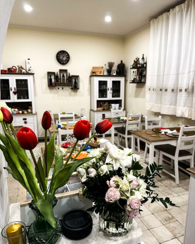 Pronti per la cena dei nostri ospiti! E voi che fate? Buona cena a tutti dal Domo Achenza… #domoachenza #domoachenzaterralba #domoachenzasardegna #cena #cenaterralba #oristano #mangiareterralba #mangiaresano #mangiarebene